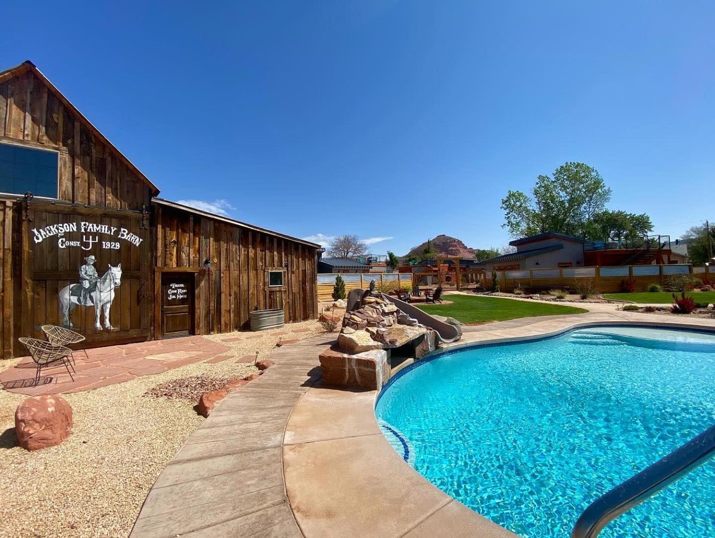 Timber & Tin G 2Bed 2Bath W Pool & Rooftop Deck Kanab Exterior photo
